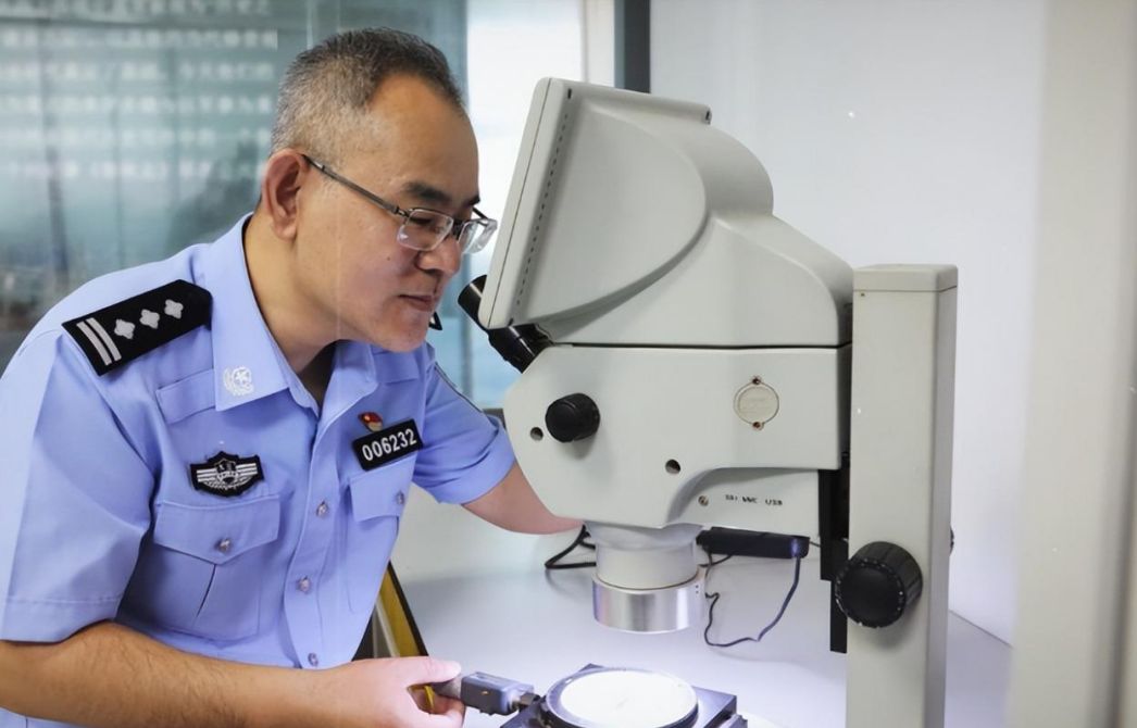 北京交警張雷：活成一束光，把群眾的心照亮